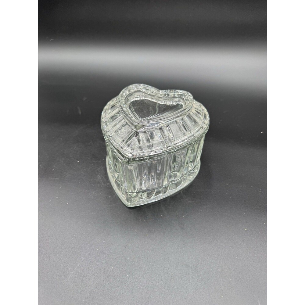 Vintage Clear Heart Shaped Candy/ Trinket Dish with Lid 6" x 4.25" Cottagecore